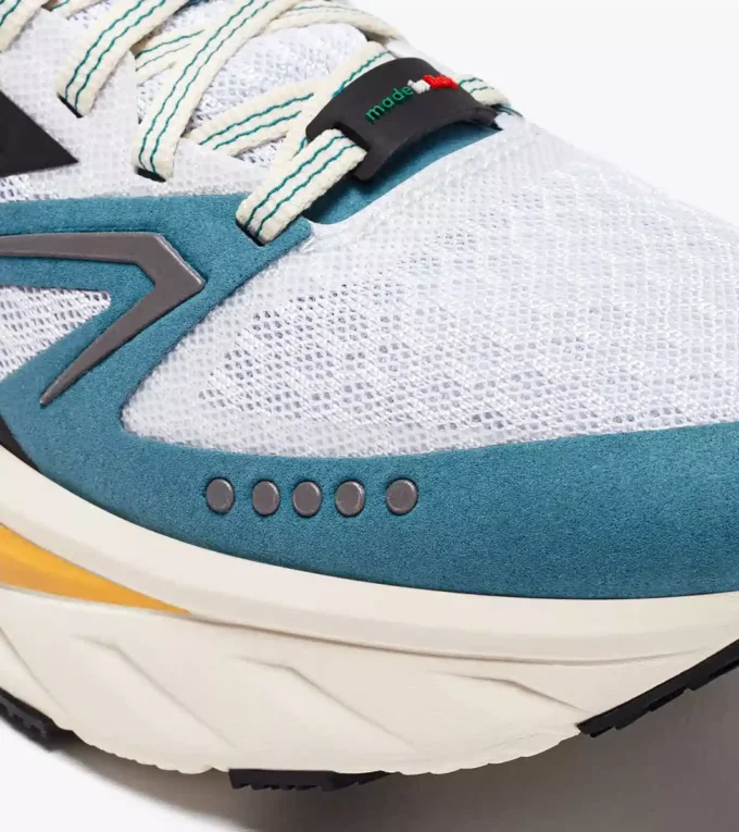 Atomo V7000-2 Scarpa da corsa Made in Italy – Leggerezza e ammortizzazione – Tutti i generi