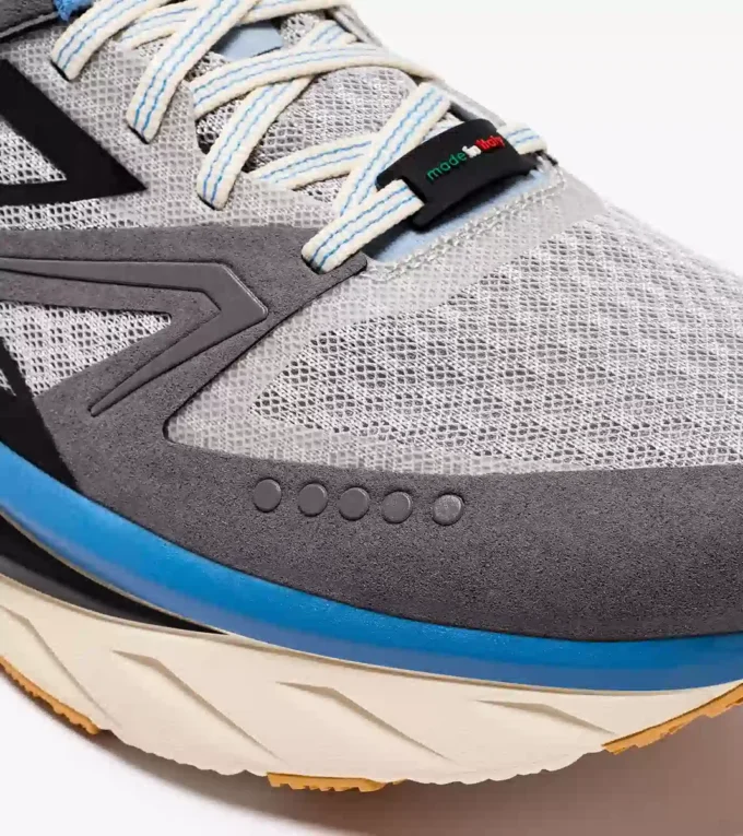 Atomo V7000-2 Scarpa da corsa Made in Italy – Leggerezza e ammortizzazione – Tutti i generi