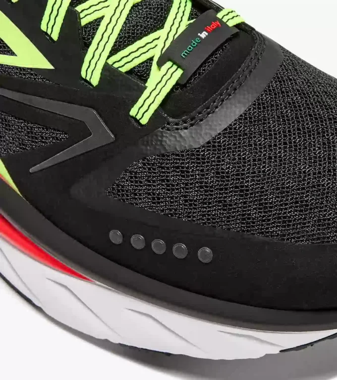 Atomo V7000-2 Scarpa da corsa Made in Italy – Leggerezza e ammortizzazione – Tutti i generi