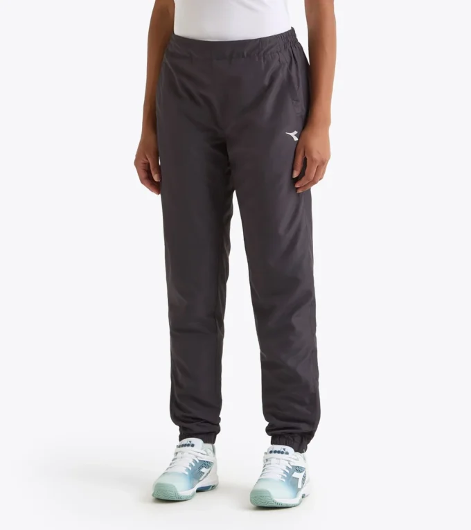 L. Pantaloni da tennis