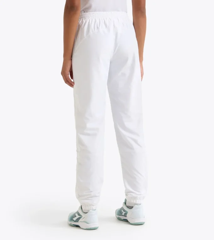 L. Pantaloni da tennis