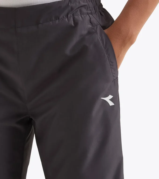 L. Pantaloni da tennis