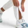 L. Pantaloni da tennis