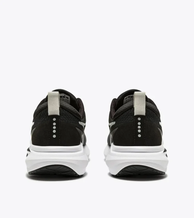 Mythos Blushield Vigore 3 Wide W Scarpa da running con calzata ampia – Stabilità e protezione