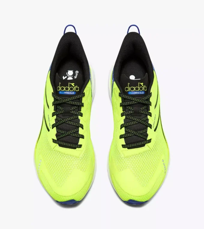Mythos Blushield Volo 4 Scarpa da running – Stabilità e leggerezza