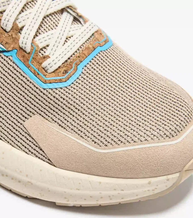 Mythos Blushield Volo 5 W 2030 Scarpa da running a basso impatto ambientale – Stabilità e leggerezza