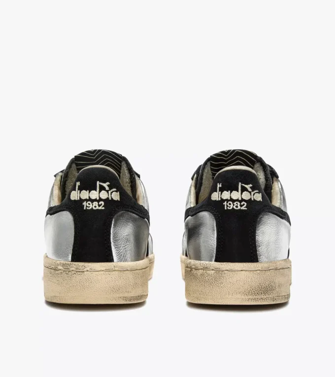 Prestige Metal Used Sneaker Heritage realizzata in pelle