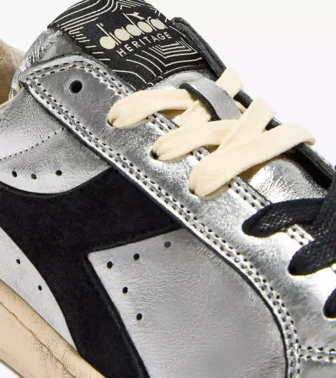 Prestige Metal Used Sneaker Heritage realizzata in pelle
