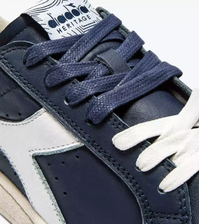 Prestige Used Sneaker Heritage realizzata in pelle