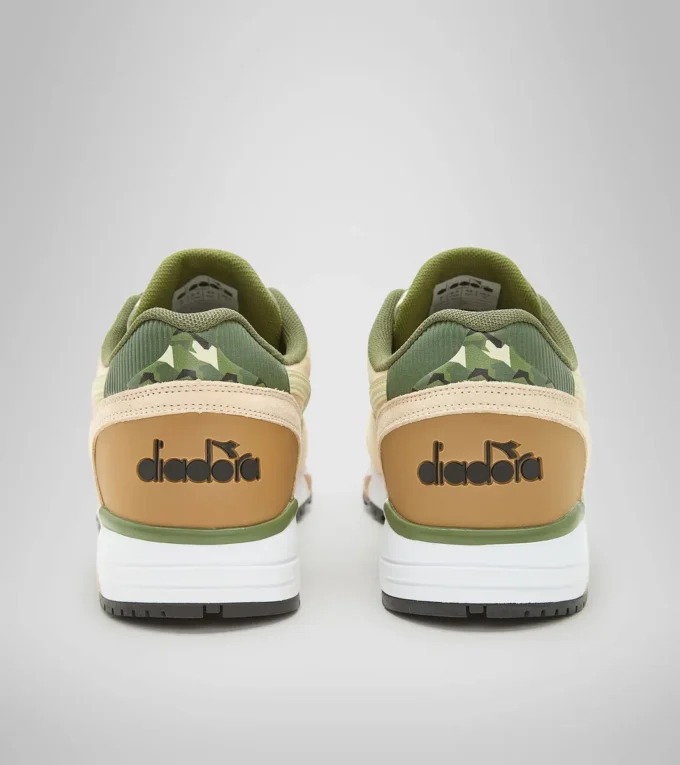 Scarpe sportive N9002