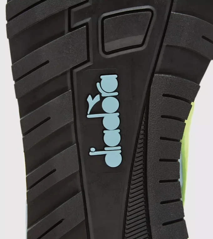 Scarpe sportive N9002