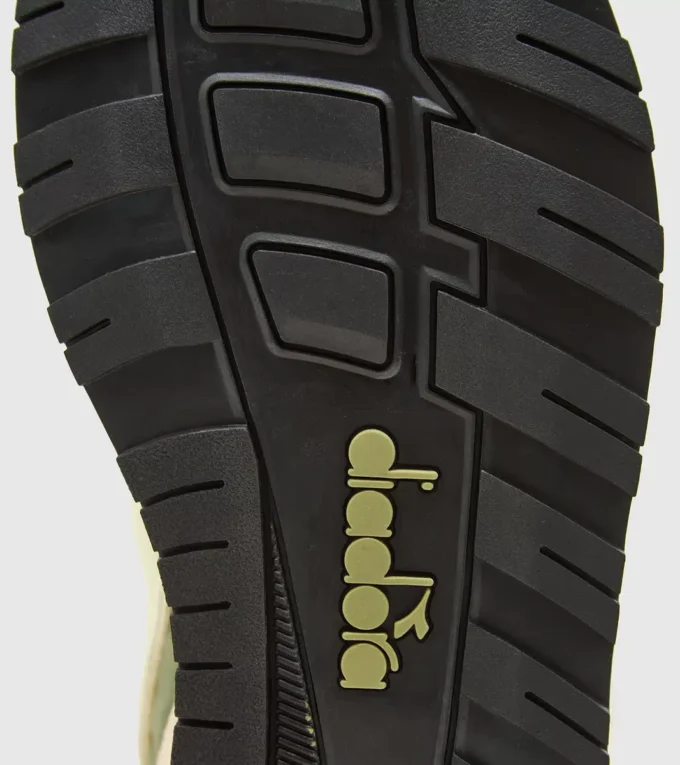 Scarpe sportive N9002