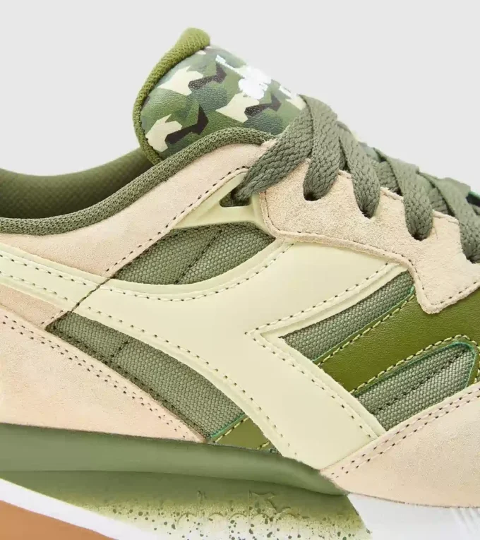 Scarpe sportive N9002