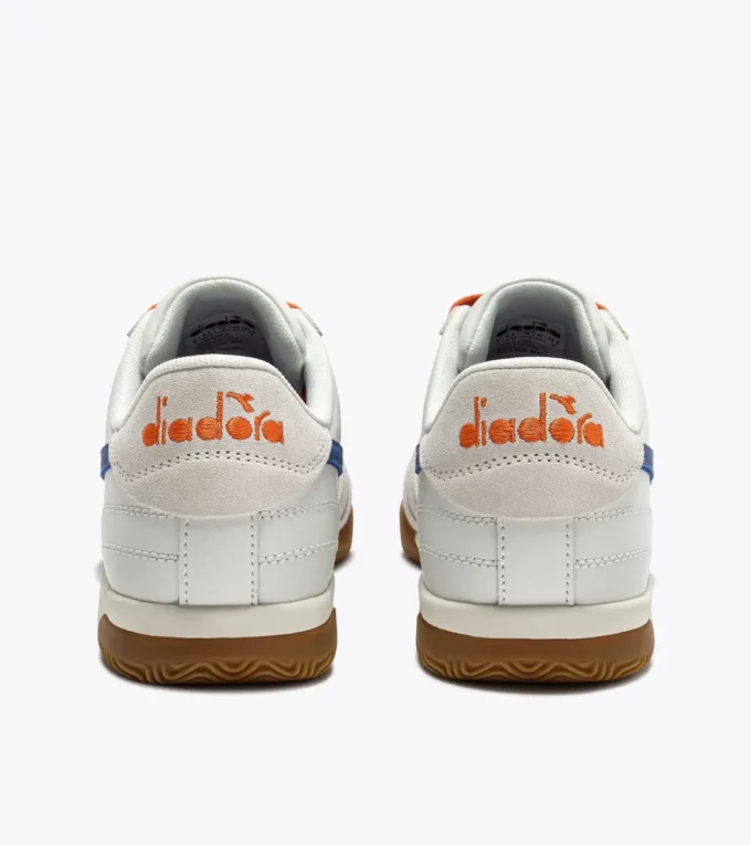 Sneakers in pelle ispirate alla terrazza interna di Seoul