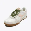 Sneakers in pelle ispirate alla terrazza interna di Seoul