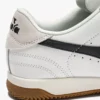 Sneakers in pelle ispirate alla terrazza interna di Seoul