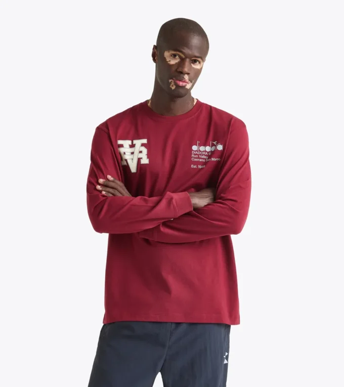 T-shirt Ls Run Valley T-shirt ispirata allo stile college – Run Valley
